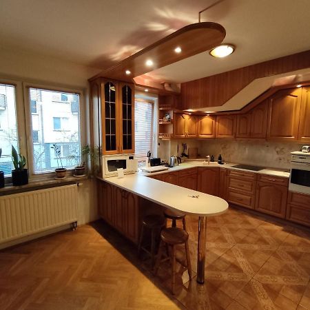 Classic Apartament Metro Kabaty Warsaw Exterior photo