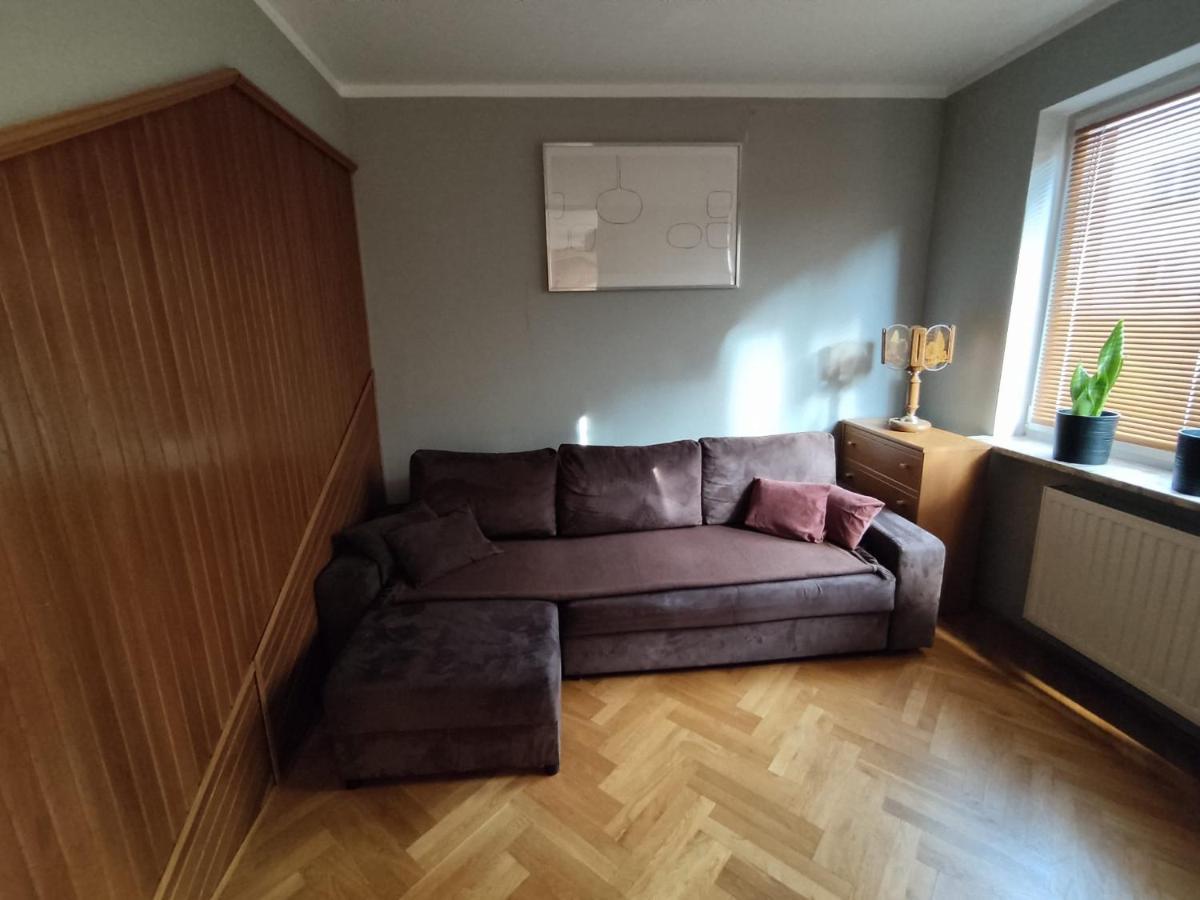 Classic Apartament Metro Kabaty Warsaw Exterior photo
