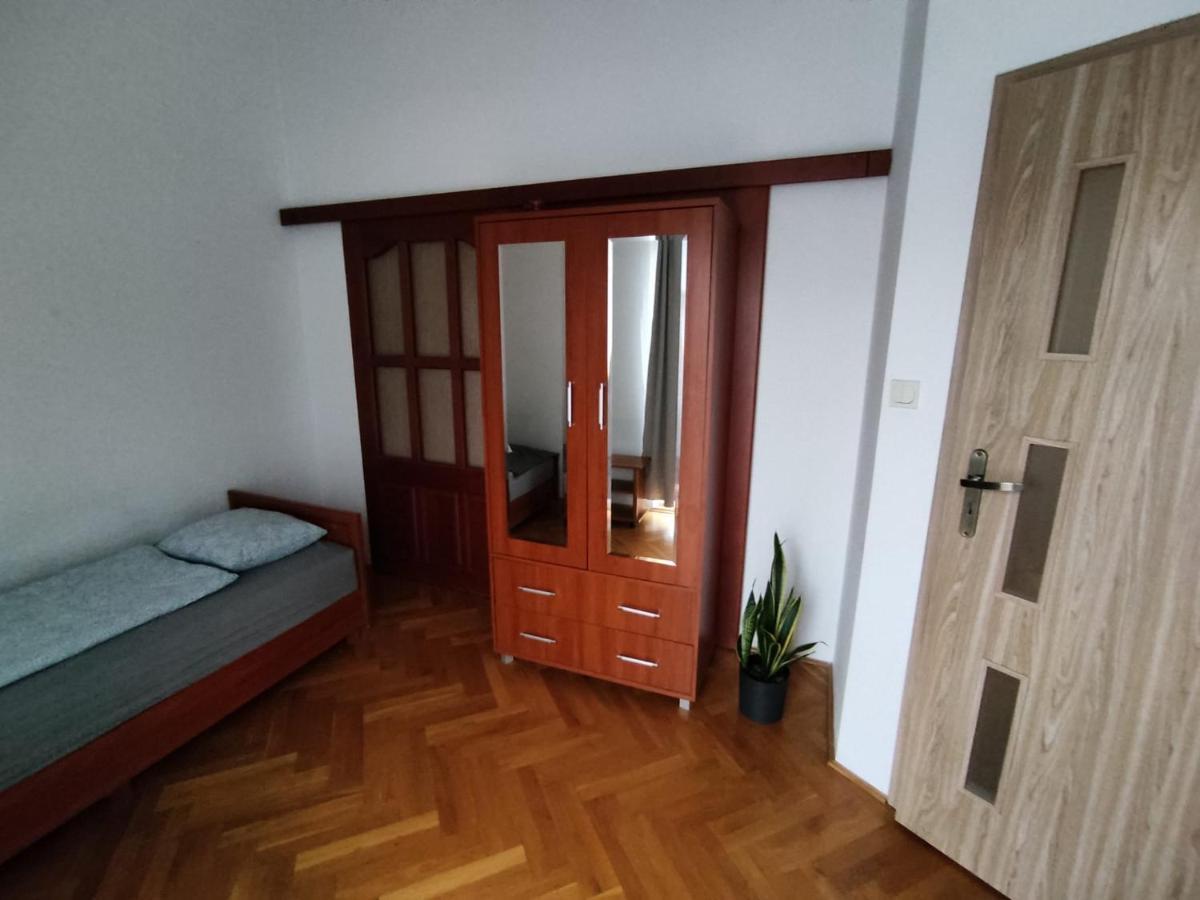 Classic Apartament Metro Kabaty Warsaw Exterior photo