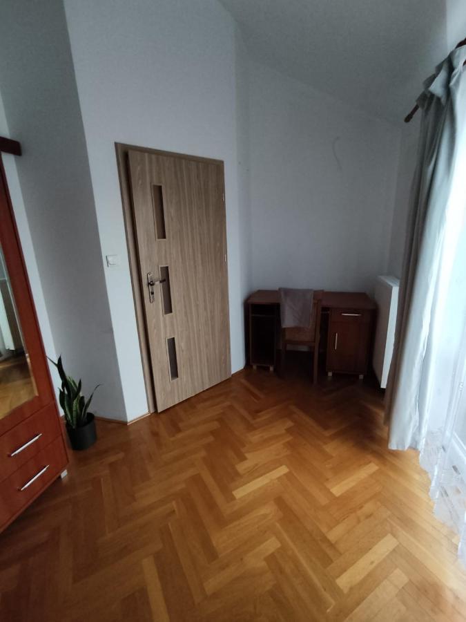 Classic Apartament Metro Kabaty Warsaw Exterior photo